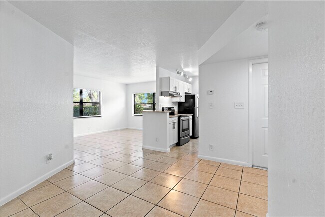 Building Photo - 11632 NW 26th Ct
