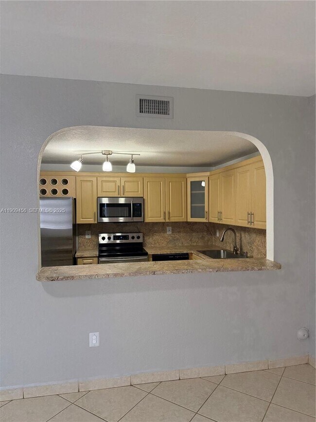 Building Photo - 7542 NW 175th St