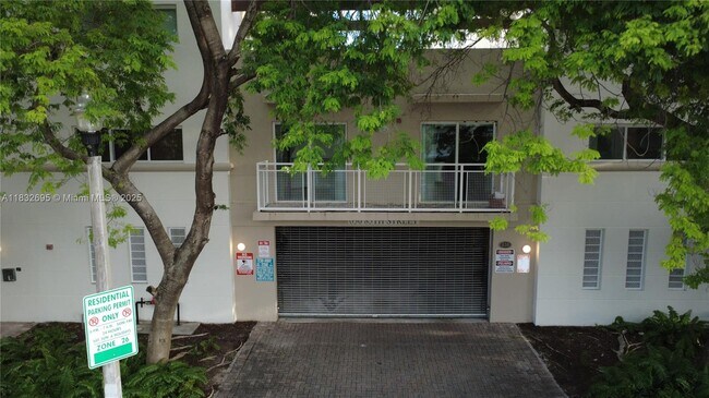 Building Photo - 630 85th St