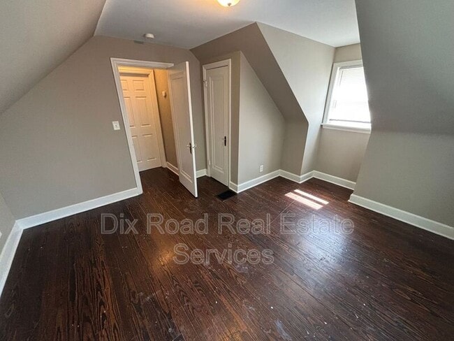 Building Photo - 1862 Ashbrook Dr