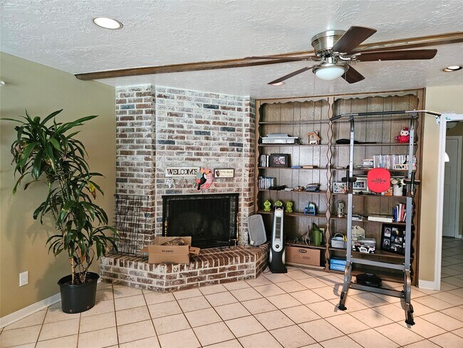 Building Photo - 9231 Stroud Dr