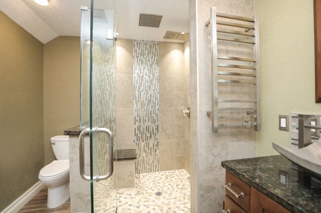 Building Photo - 722 Crossroads Dr