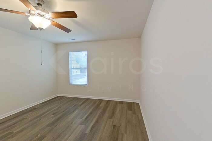 Building Photo - 121 Overstreet Way