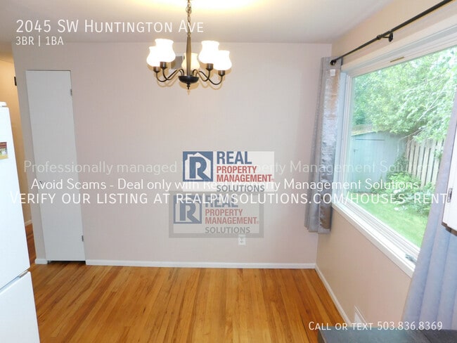 Building Photo - 2045 SW Huntington Ave