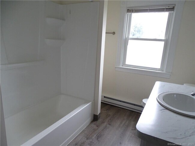 Building Photo - 85-87 S Main St