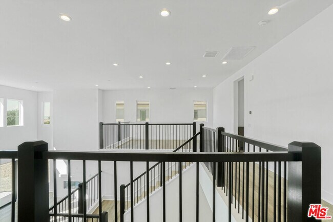 Building Photo - 20534 Edgewood Ct