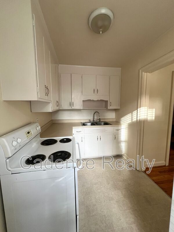 Building Photo - 2940 Oleander Dr