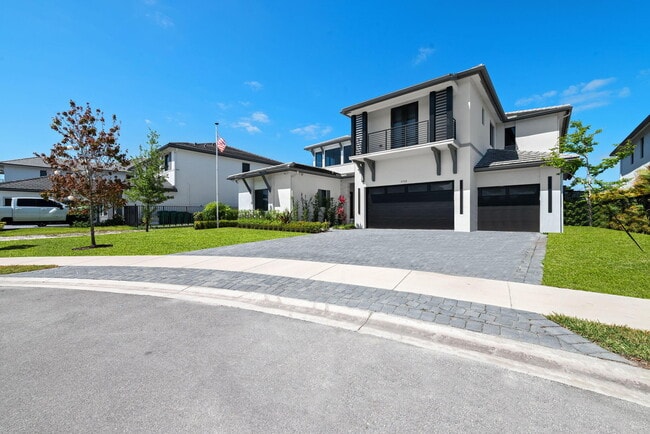 Building Photo - 5735 SW 104th Terrace