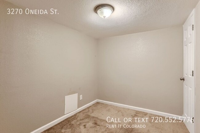 Building Photo - 3270 Oneida St