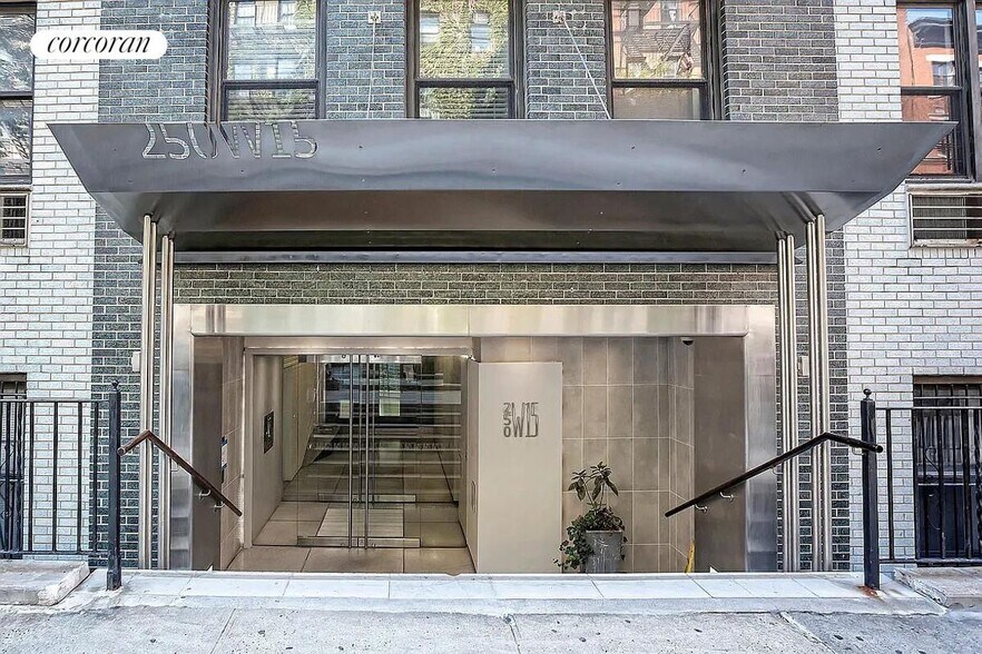 Building Photo - 250 W 15th St