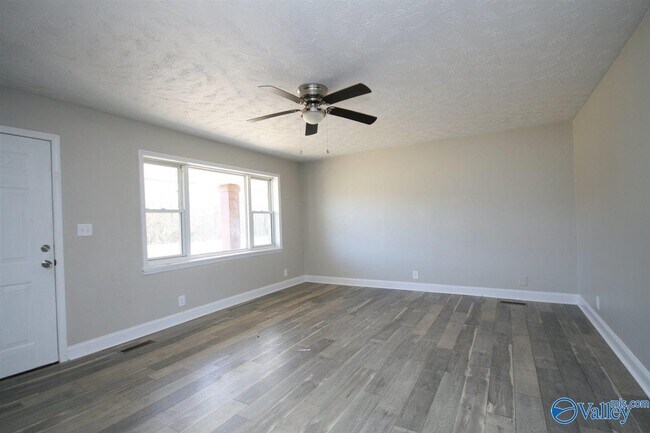 Building Photo - 15651 Eastep Rd