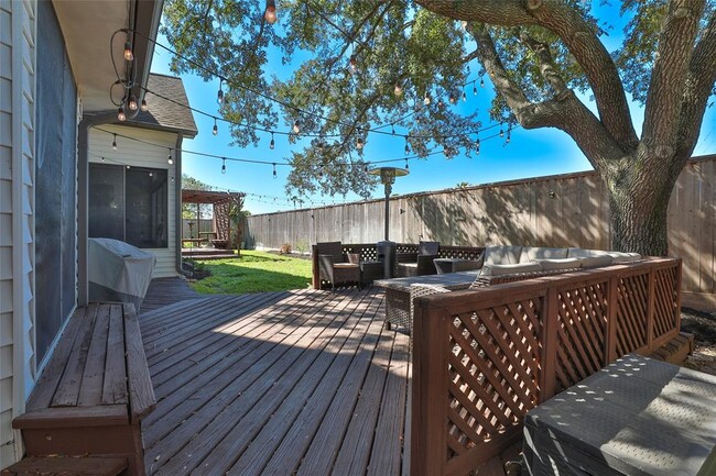 Building Photo - 1818 Brookchester Dr