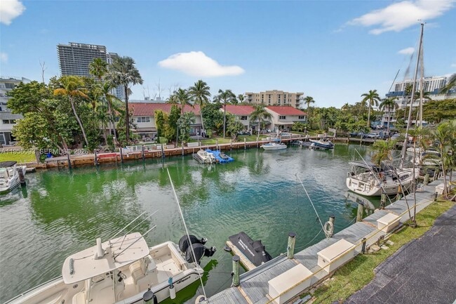 Building Photo - 16565 NE 26th Ave