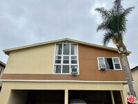 Building Photo - 1114 S Sherbourne Dr