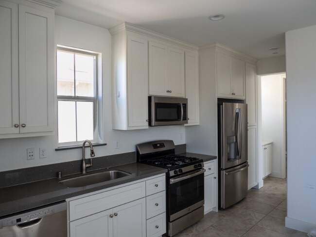 Building Photo - 3001 Shorebird Pl