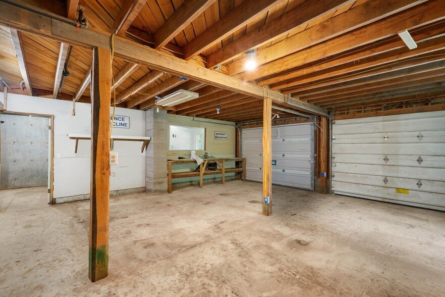 Building Photo - 10614 Dufort Rd