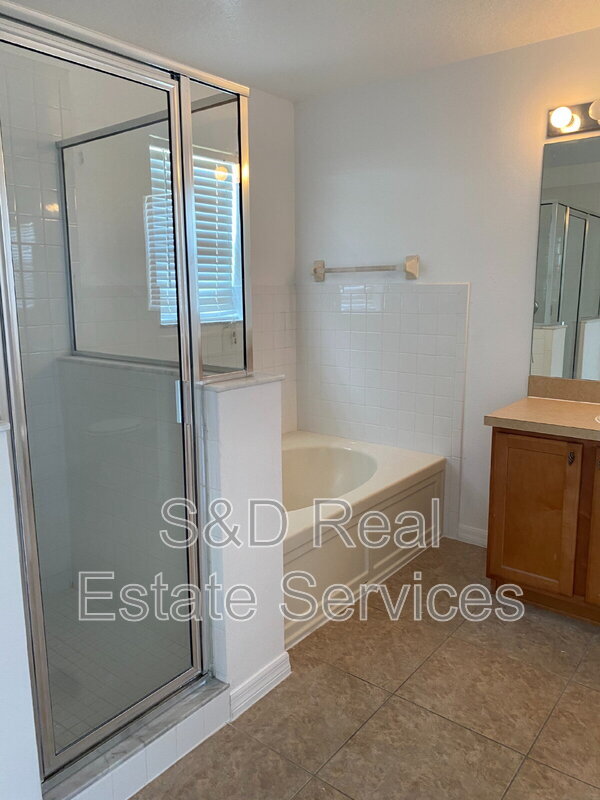 Building Photo - 3968 Hampton Hills Dr