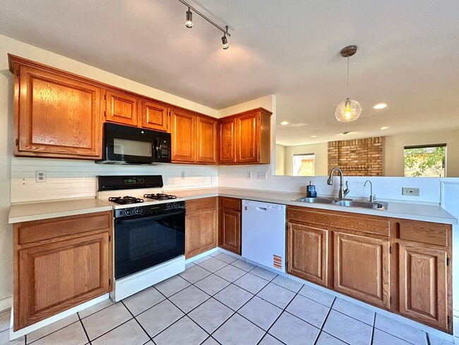 Building Photo - Spacious 4/BR 3.5/BA Two-Story Home with Peaceful Ambience