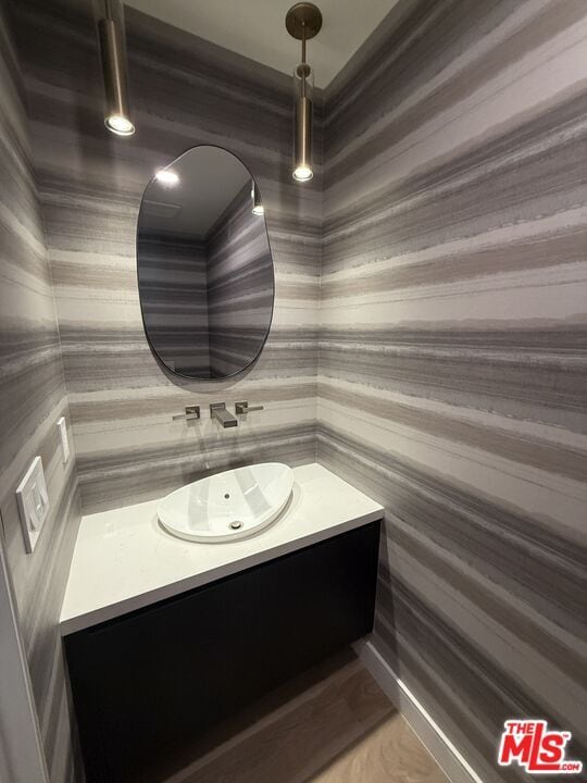 Building Photo - 505 S Barrington Ave