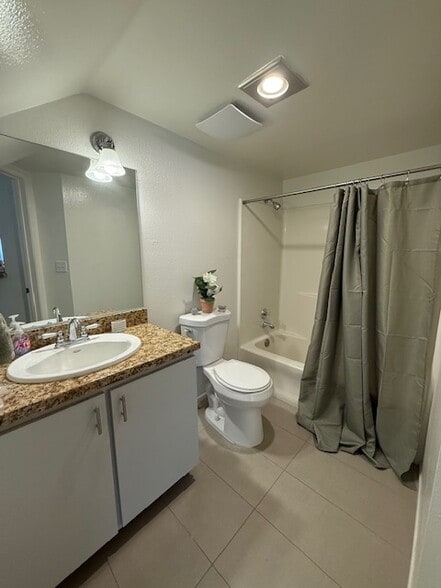 Full Bathroom downstairs - 4322 Matilija Ave