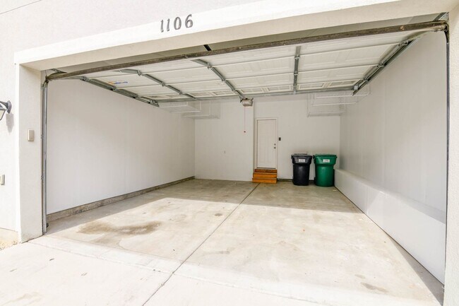 Building Photo - 4 Bed 3.5 Bath Townhome in Bluffdale!!! January Rent Free!!