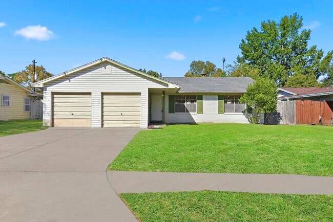 Building Photo - 7138 Mobud Dr