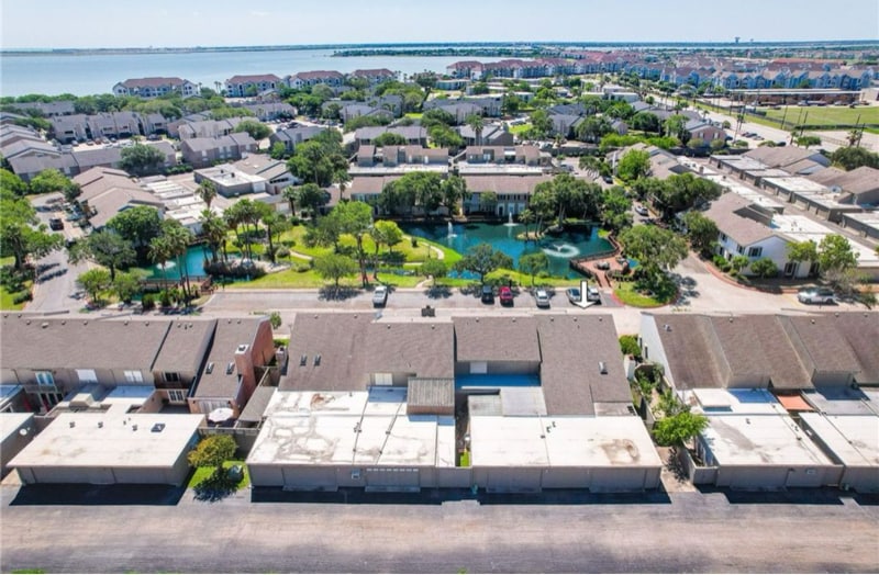 Building Photo - 11 Rock Creek Dr