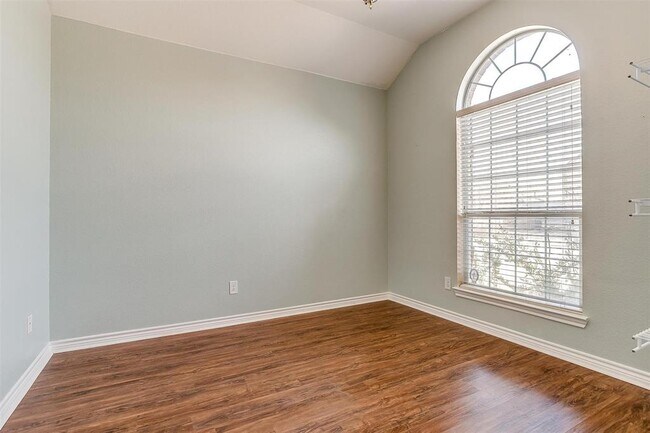 Building Photo - 4244 Summersweet Ln