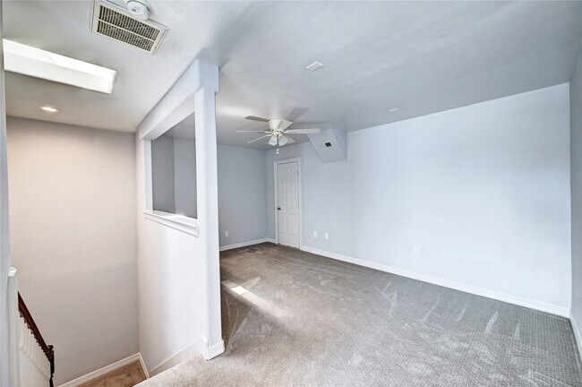 Building Photo - 5507 Darling St