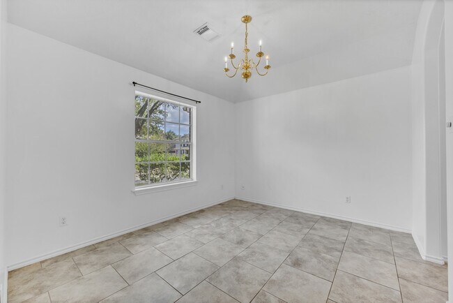 Building Photo - 12210 Woody Hollow Dr