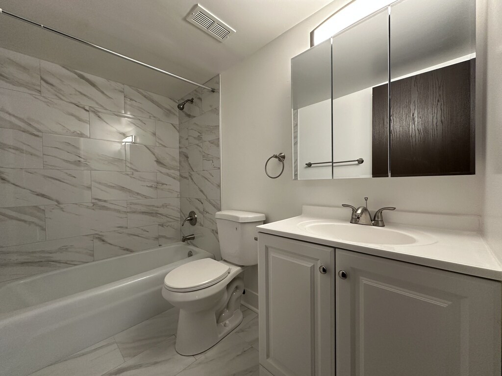 Building Photo - 525 N Quentin Rd