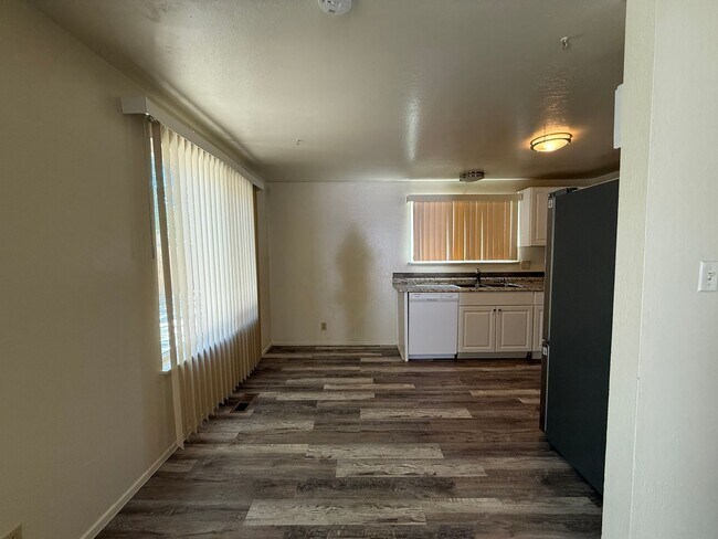 Building Photo - Adorable single story home in Sparks