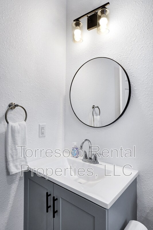 Building Photo - 226 Porter St