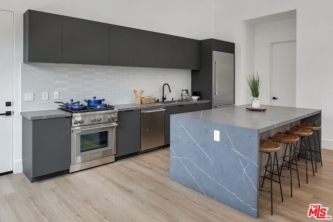 Building Photo - 1236 N Spaulding Ave