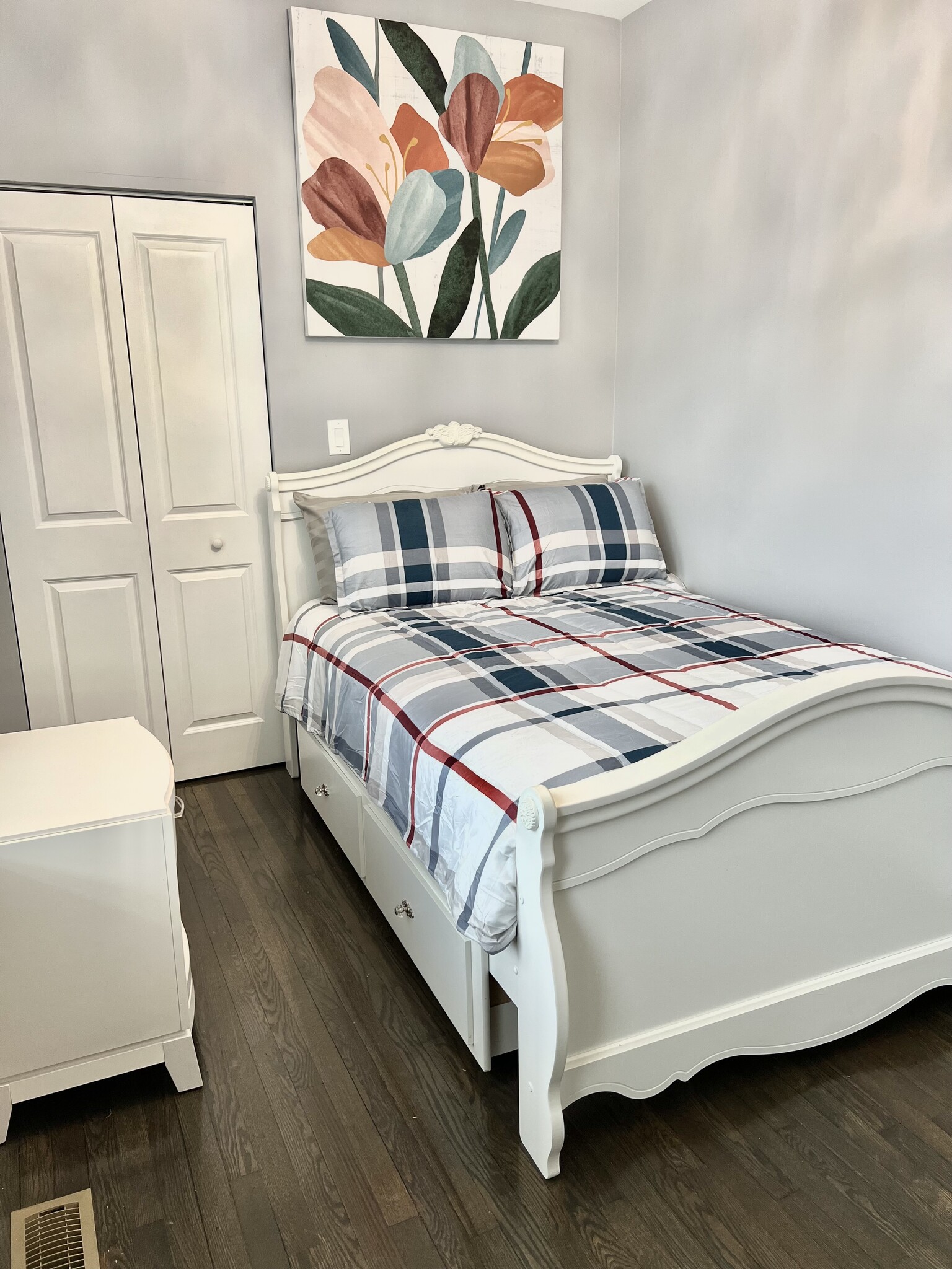 Building Photo - 1059 N Mayfield Ave