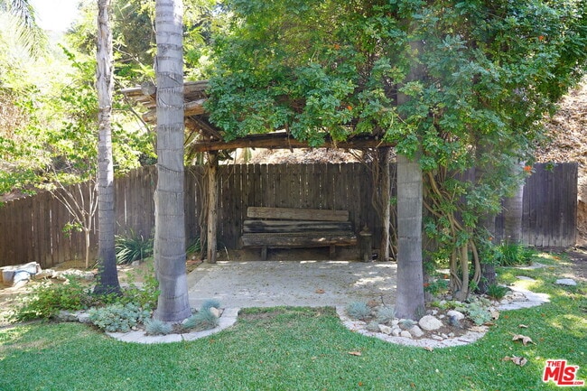 Building Photo - 6267 Tipton Way