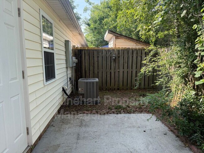 Building Photo - 1033 Park Meadow Dr