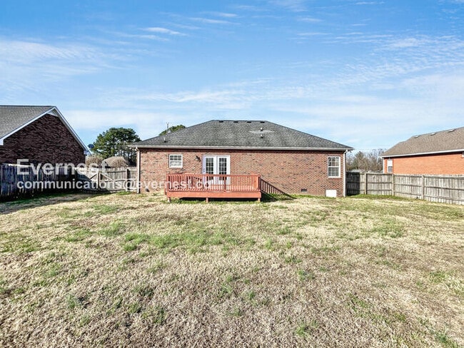 Building Photo - 503 Castleview Dr