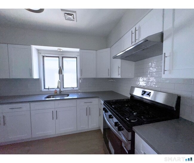 Building Photo - 74 Garfield Ave