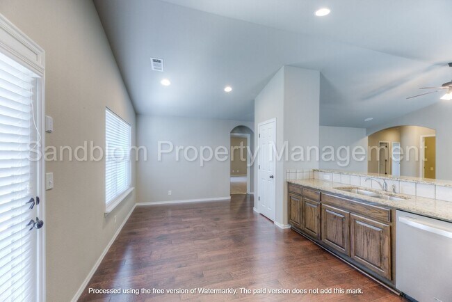 Building Photo - FOR LEASE | Jenks Home | 4 Bed, 2.5 Bath $...