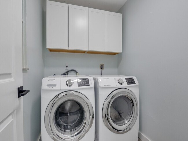 Building Photo - 606 Conn Way