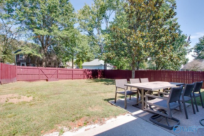 Building Photo - 210 Cypress Creek Dr