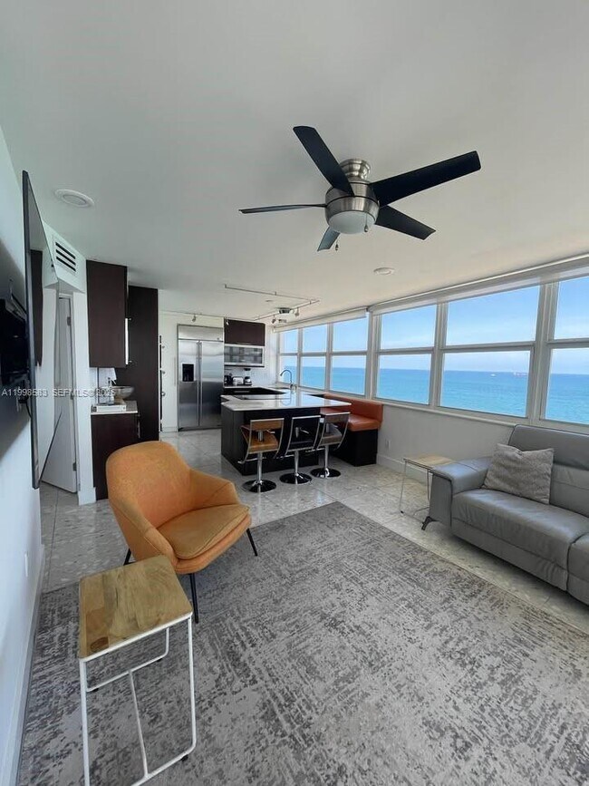 Building Photo - 209 N Fort Lauderdale Beach Blvd