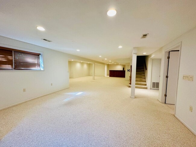 Building Photo - {13040} Spacious Cherry Creek Home + First...