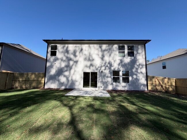 Building Photo - 522 Red Dragon Dr