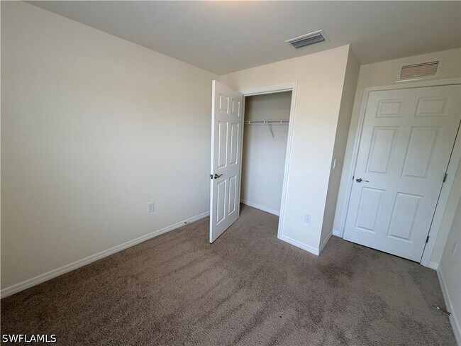 Building Photo - 513 Ella Jean Pl