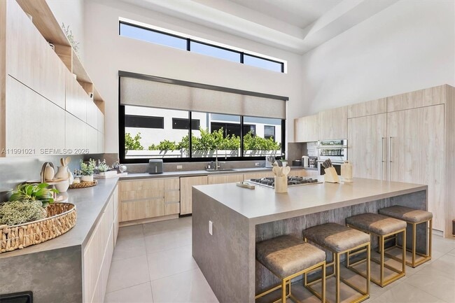 Building Photo - 2215 NE 19th St