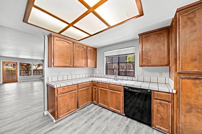 Building Photo - 7456 Santa Susana Way