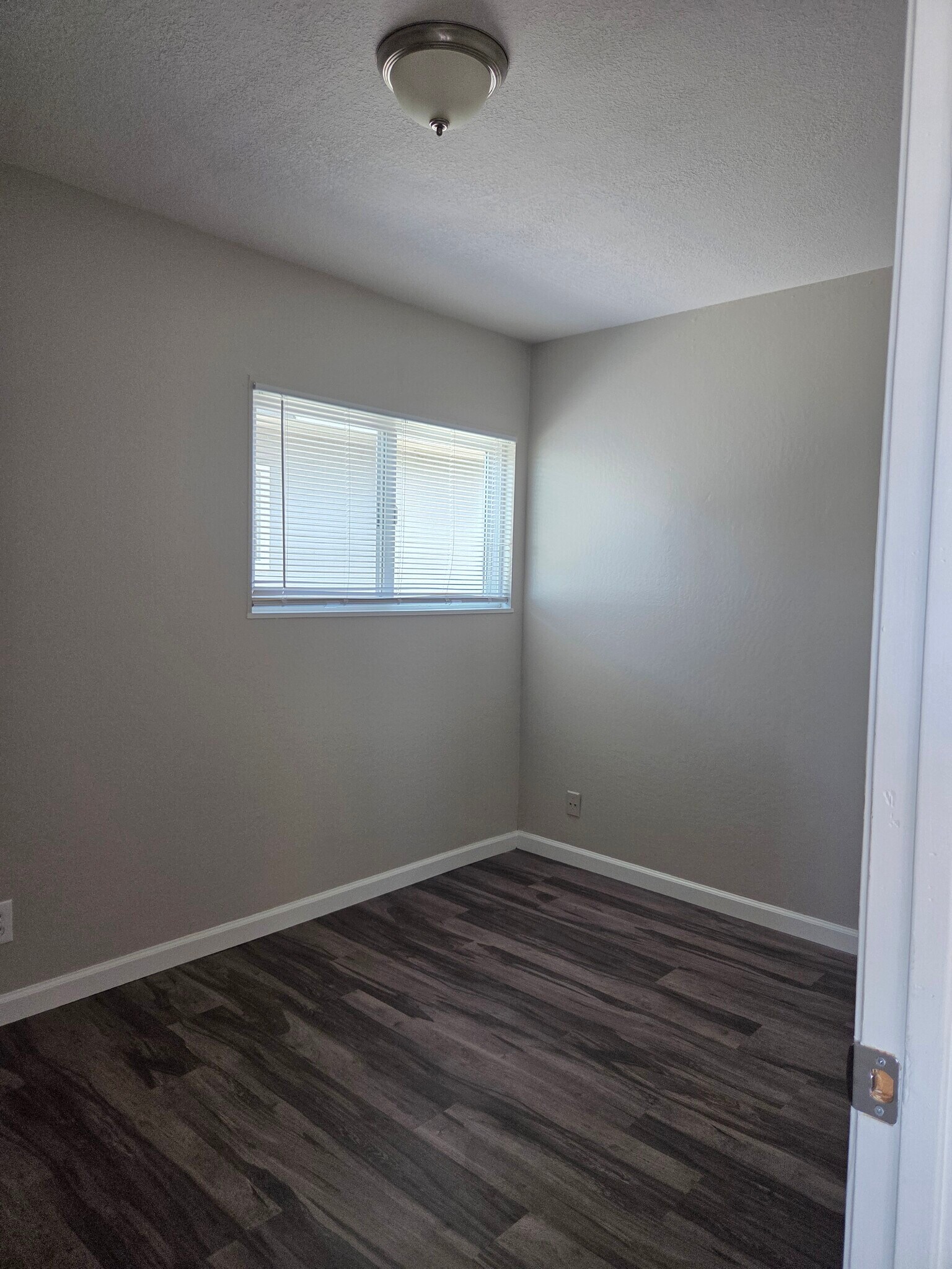 Building Photo - 25684 Spring Dr