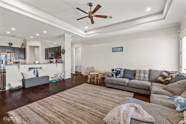 Building Photo - 331 N Hampton St